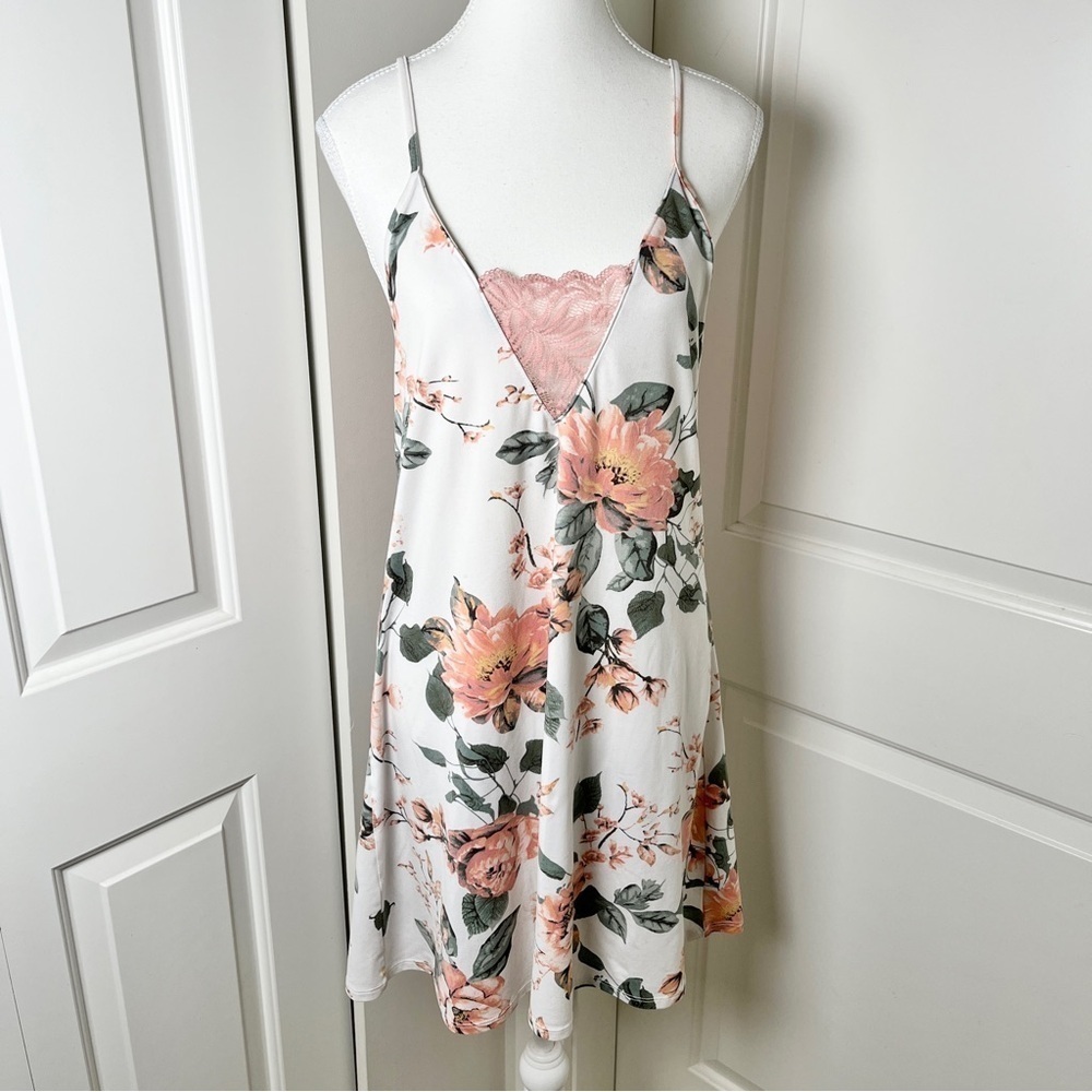 La Vie En Rose Floral Boudoir Camisole Night Slip w/ Pink Coquette Lace Details - Picture 4 of 15